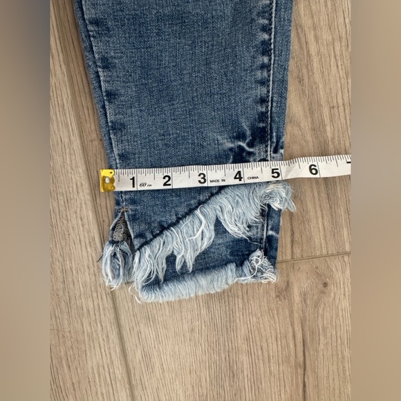 KANCAN Distressed Blue Jeans 👖 - Picture 4 of 9